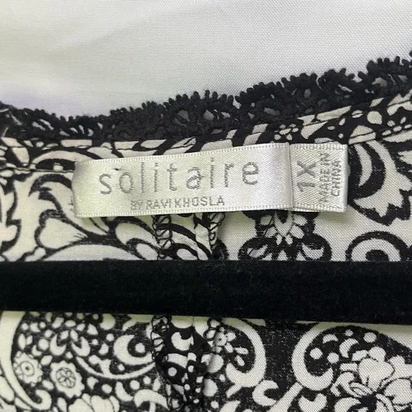 Solitaire Top Womens 1X Black White Print Boho Crochet Trim Peasant Curvy Shape - Picture 5 of 9